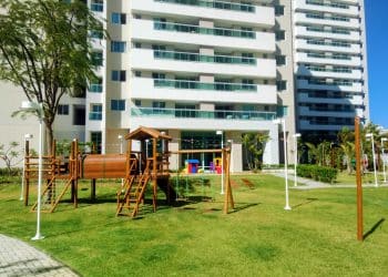 Playgound externo no Estação das Flores